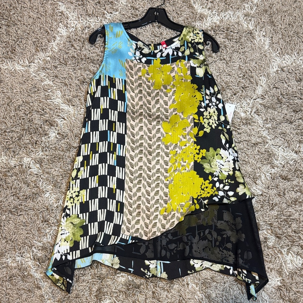 NWT IC Collection Colorful Floral Asymmetrical Sleeveless Blouse size Medium - Picture 16 of 16